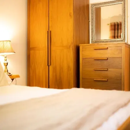 Apartment Gwills Countryside With Hot Tub *